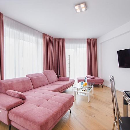Pink Sahara Near City Center Oradea Dış mekan fotoğraf