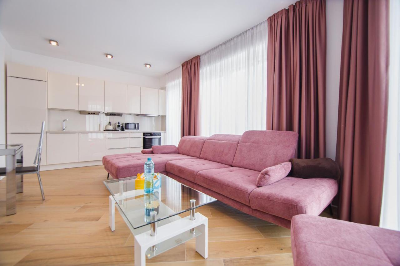 Pink Sahara Near City Center Oradea Dış mekan fotoğraf