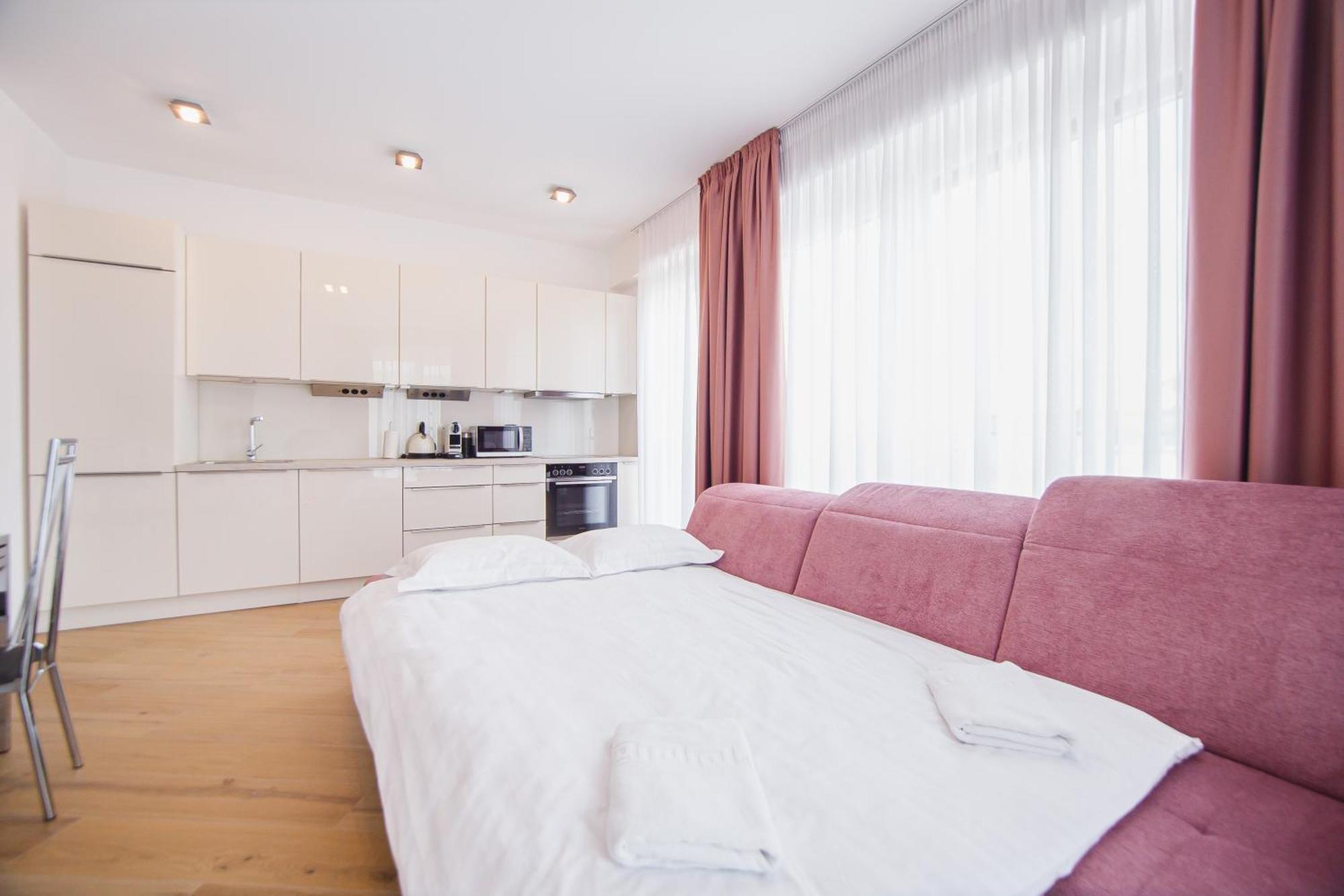 Pink Sahara Near City Center Oradea Dış mekan fotoğraf