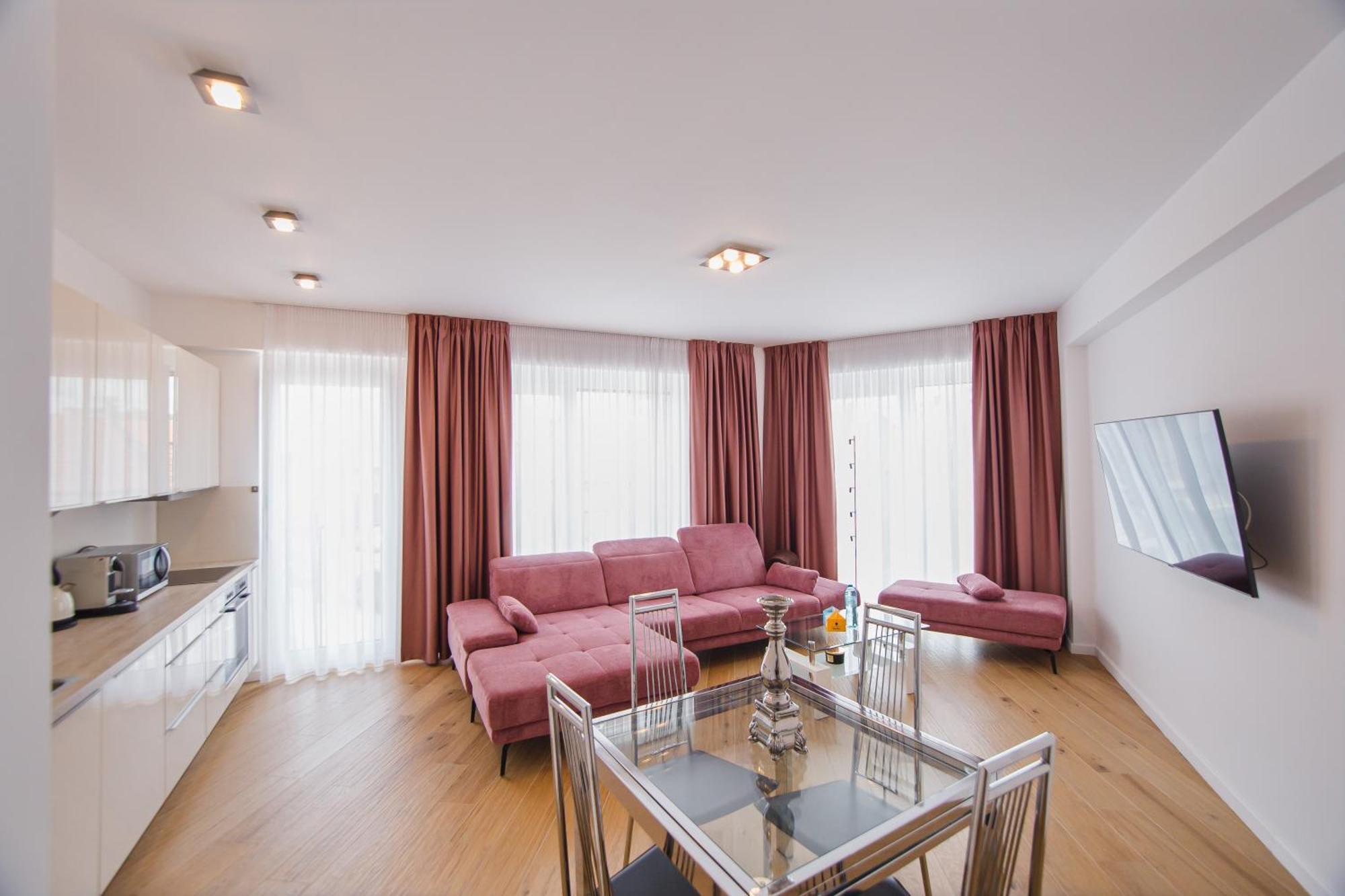 Pink Sahara Near City Center Oradea Dış mekan fotoğraf